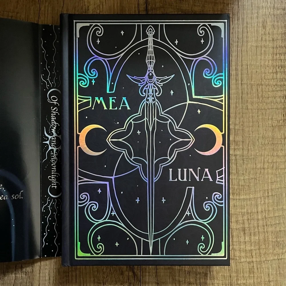 Of Shadow and Moonlight Exclusive Edition - Picture 2 of 7